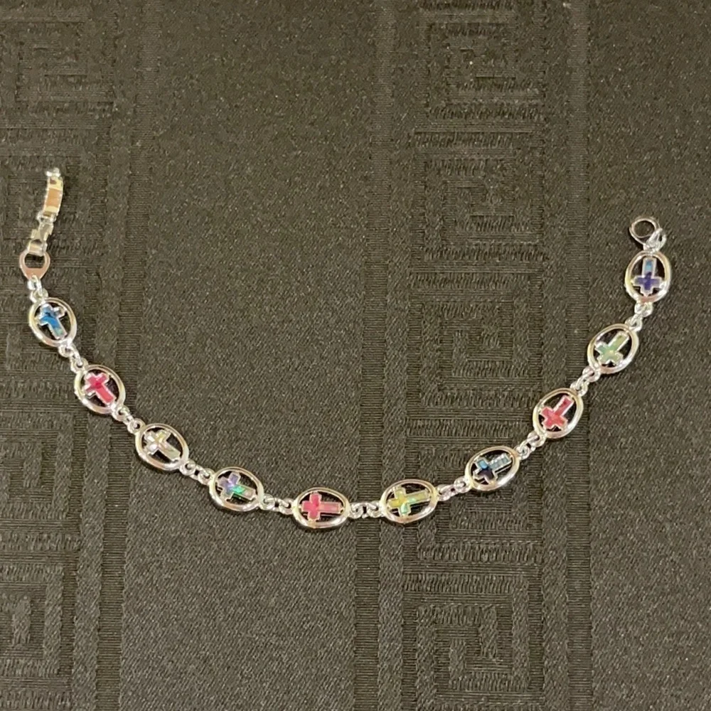👋 3/$15 Silver Natural Shell Cross Bracelet 🌈